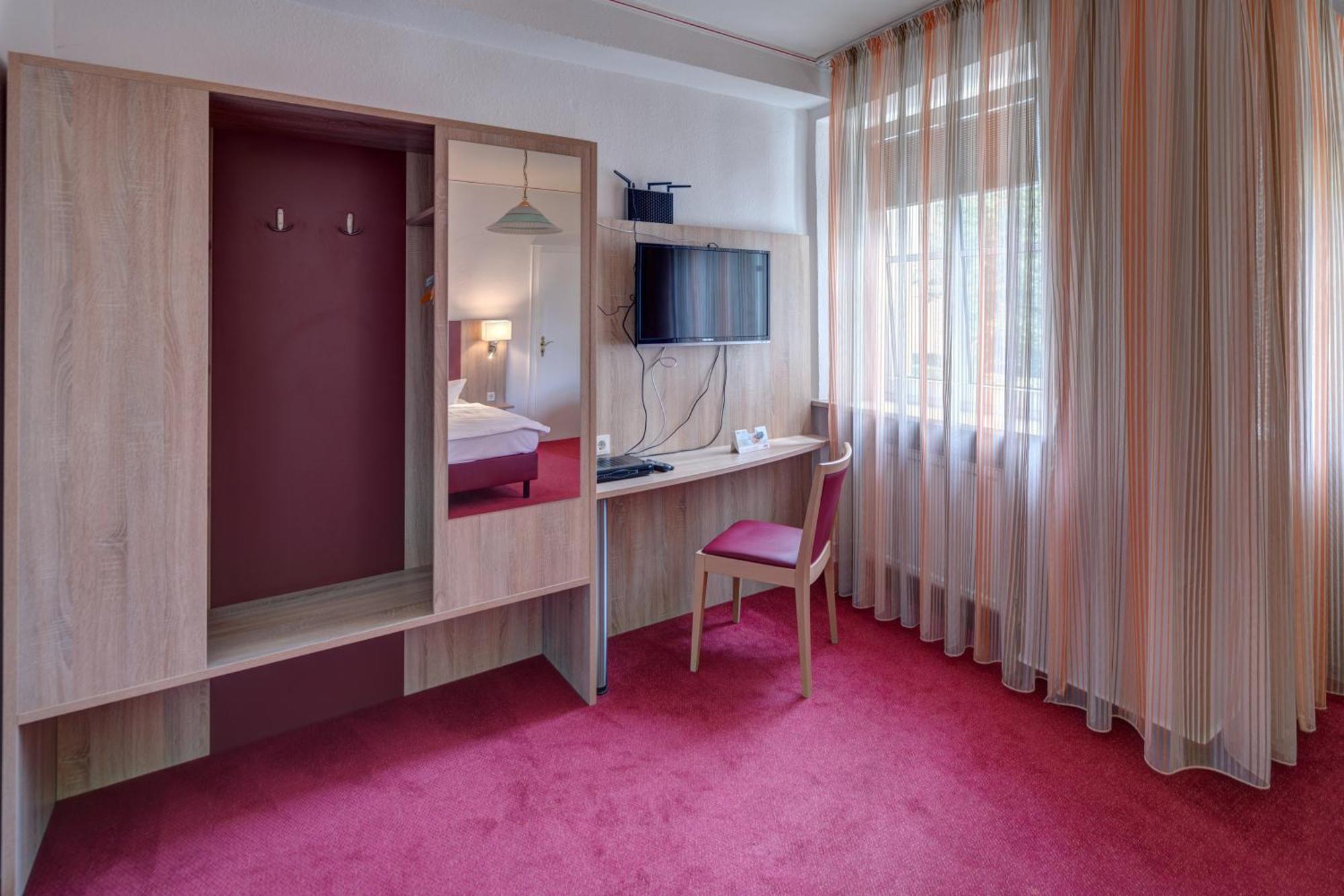 Hotel Leander Bitburg Bagian luar foto