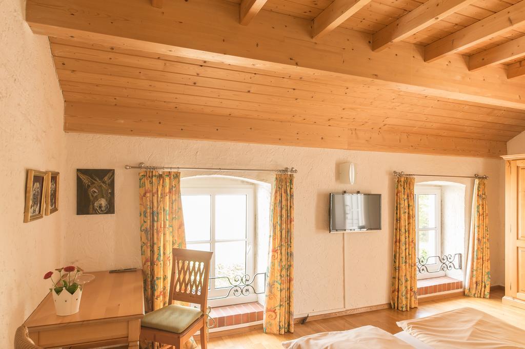 Hotel Leander Bitburg Bagian luar foto