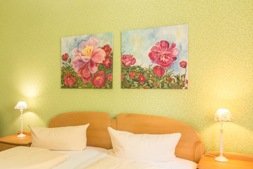 Hotel Leander Bitburg Bagian luar foto